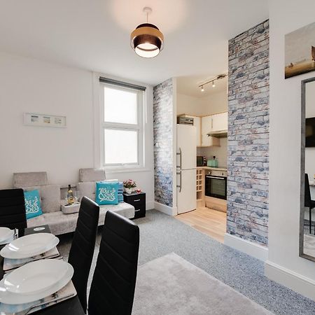 Dockyard Hideaway Nr Gunwharf Quays Apartment พอร์ตสมัธ ภายนอก รูปภาพ