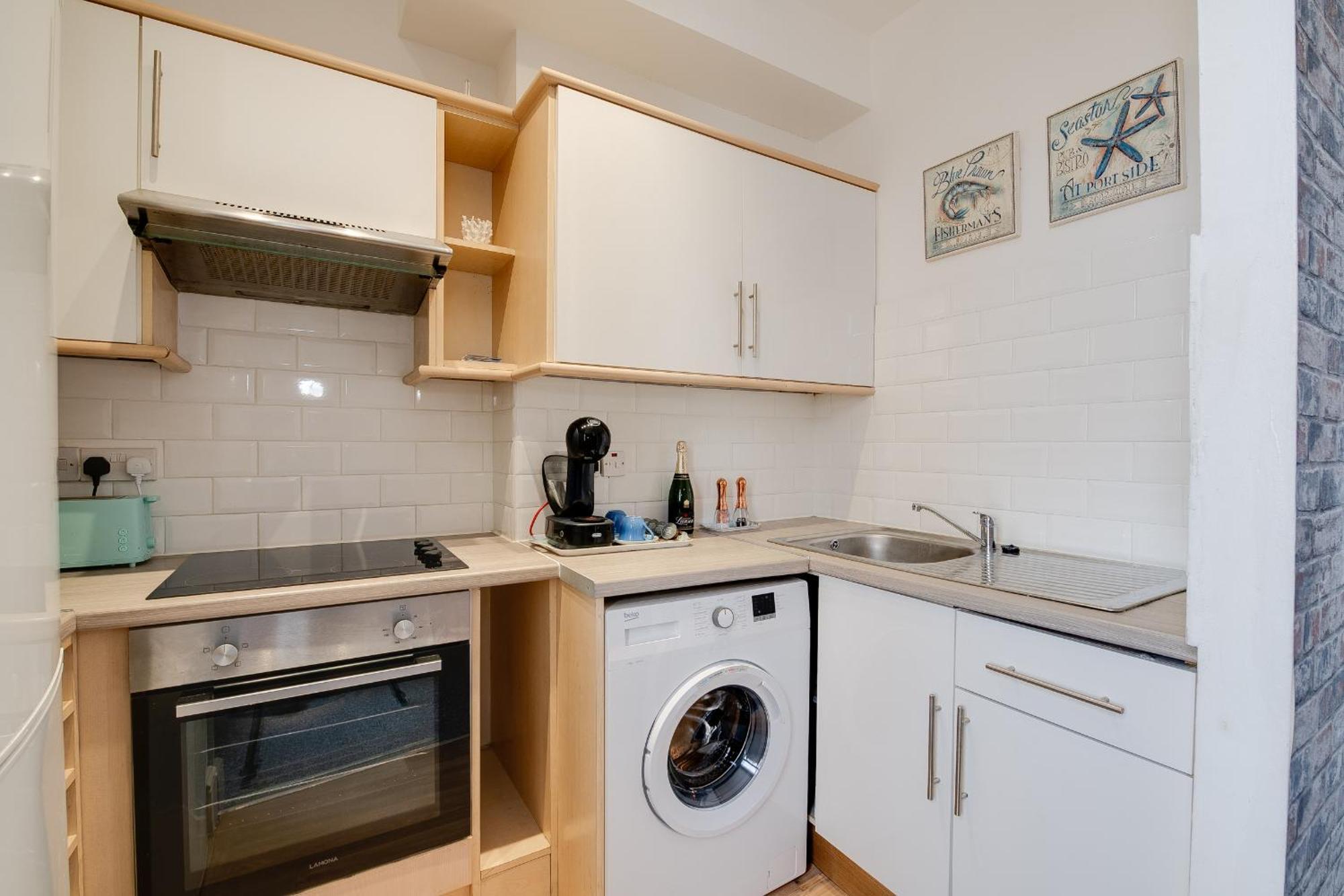 Dockyard Hideaway Nr Gunwharf Quays Apartment พอร์ตสมัธ ภายนอก รูปภาพ